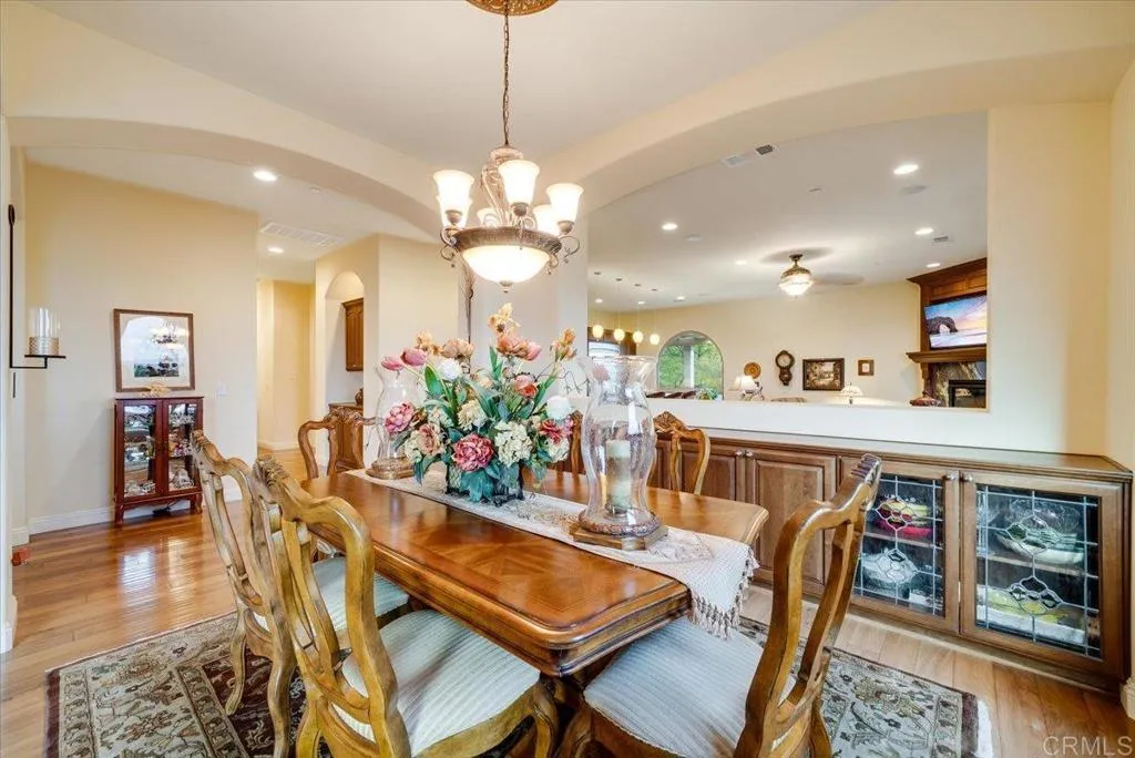https://cdn.realtyfeed.com/cdn/127/307065414/542f2dda3c0eff64c95a5d7b929e3d39.webp