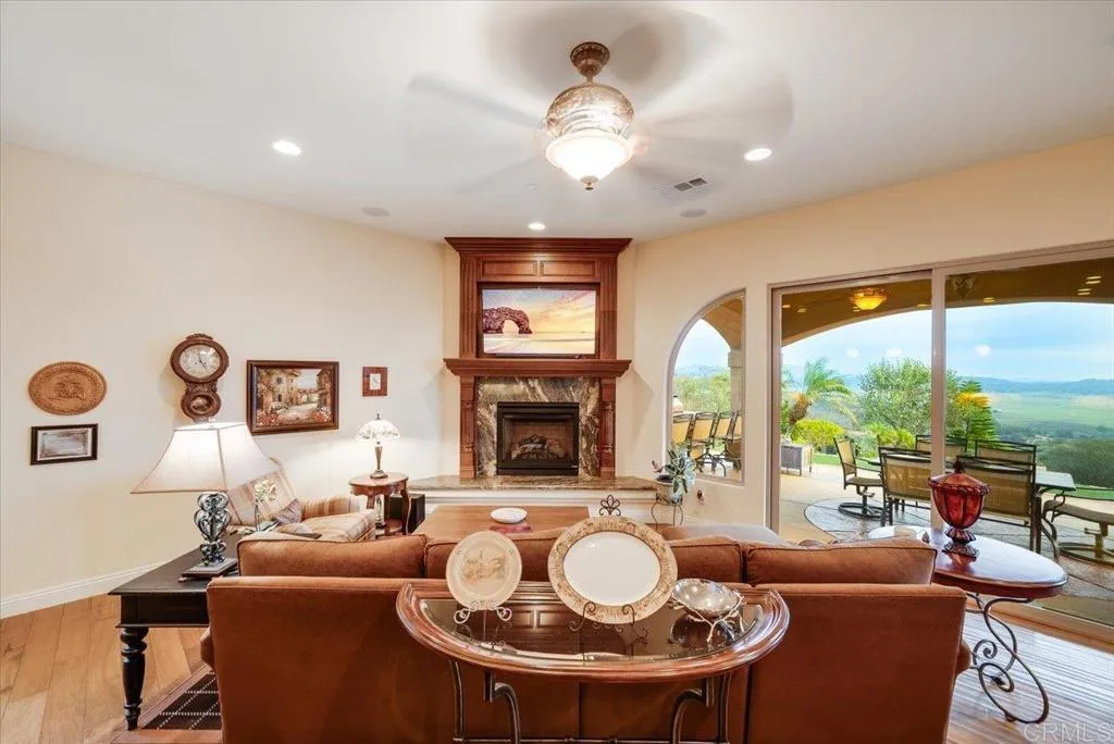 https://cdn.realtyfeed.com/cdn/127/307065414/9a7ae7352b16167f317649135145918a.webp