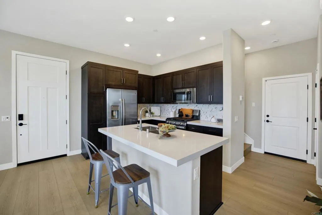https://cdn.realtyfeed.com/cdn/127/307065417/301f4cf9a214cea286bb0a6049f4e9d7.webp
