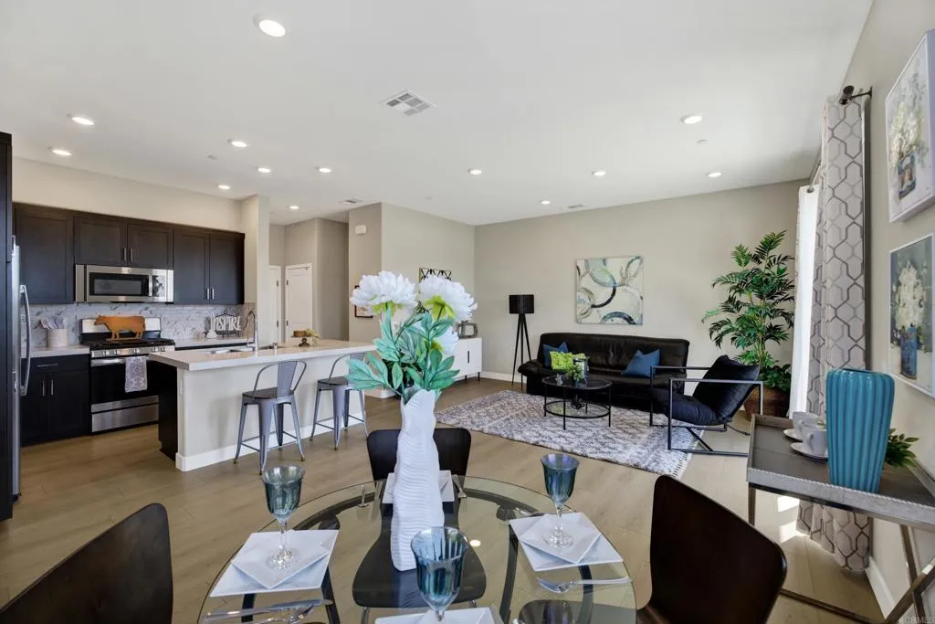 https://cdn.realtyfeed.com/cdn/127/307065417/42c2a4383b6df9a3c11b04cf15ffe217.webp