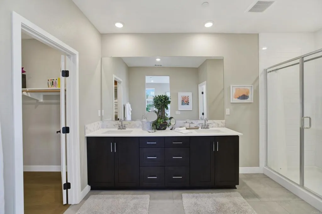 https://cdn.realtyfeed.com/cdn/127/307065417/4ce48773d1fe10528c992f6317a6878b.webp