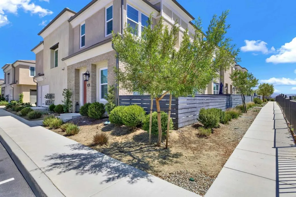 https://cdn.realtyfeed.com/cdn/127/307065417/78c025ec163b94cecf753f71204988dc.webp