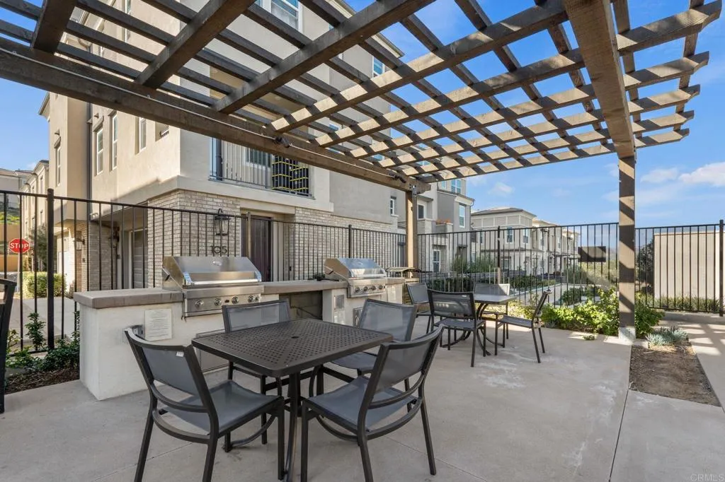 https://cdn.realtyfeed.com/cdn/127/307065417/7990b22d834a804fdd9bd6f8a20851cb.webp