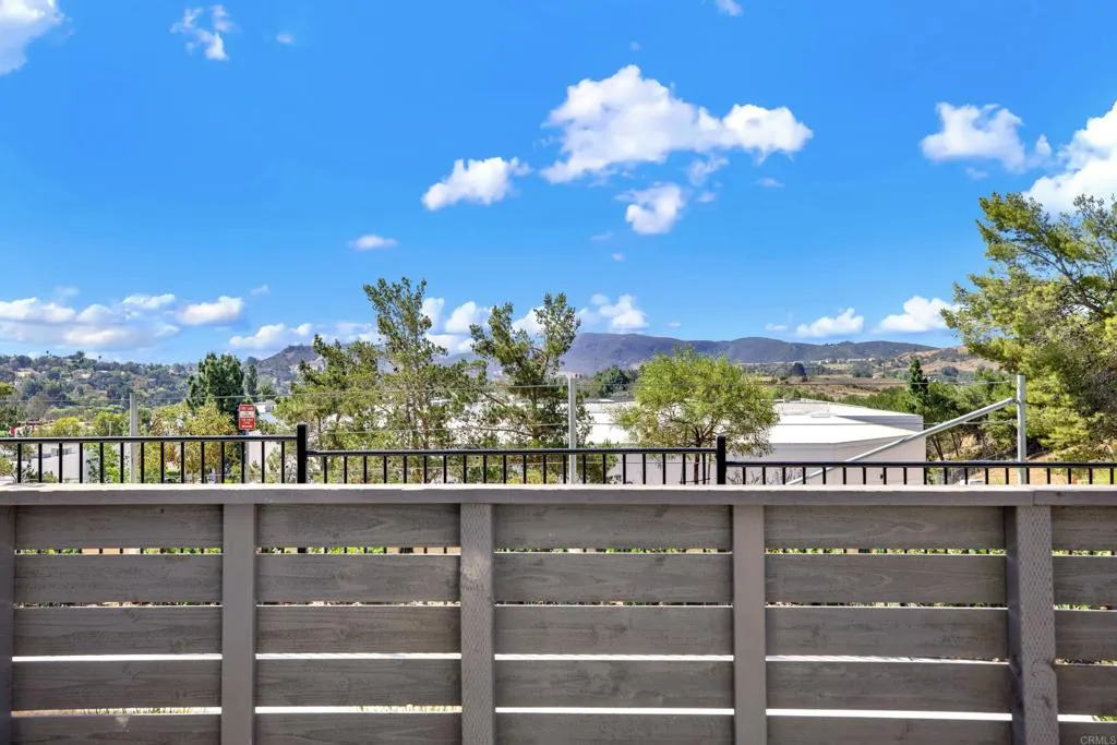 https://cdn.realtyfeed.com/cdn/127/307065417/f0582763ea3fe0042c6ea90114249a7c.webp