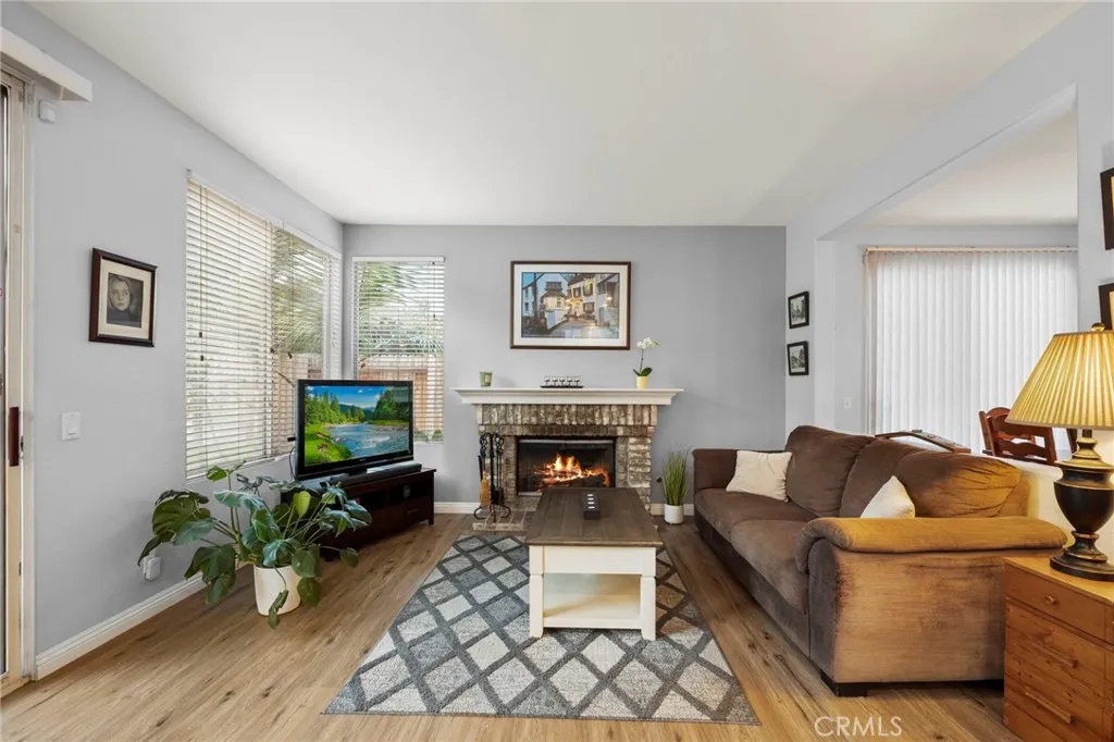 https://cdn.realtyfeed.com/cdn/127/307065418/755d0becc1019f1ebe07012fb63009bb.webp