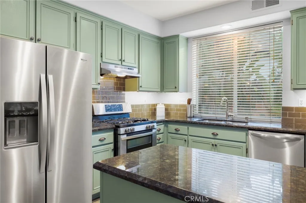 https://cdn.realtyfeed.com/cdn/127/307065418/b160456af0d45475f1ff17432ce16b09.webp