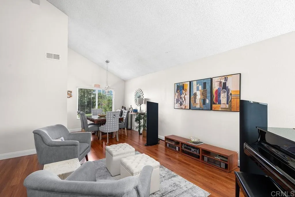 https://cdn.realtyfeed.com/cdn/127/307065426/6c5ee19f29e4f634dbbffa5386cc60b5.webp