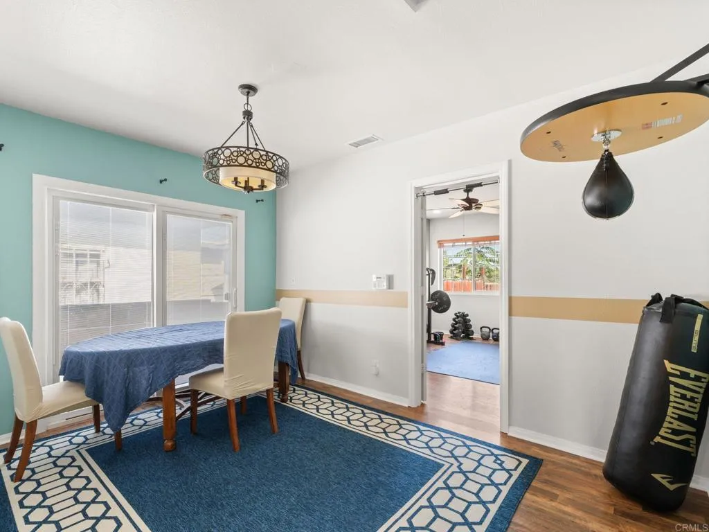 https://cdn.realtyfeed.com/cdn/127/307065437/03fcee6cb2c6d216254933de2860f231.webp
