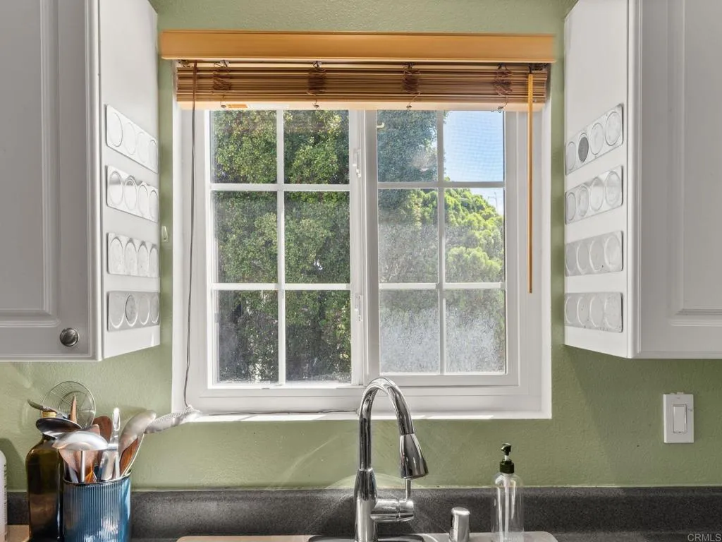 https://cdn.realtyfeed.com/cdn/127/307065437/613d0c2b6accf324aec097c2d21a2d2f.webp
