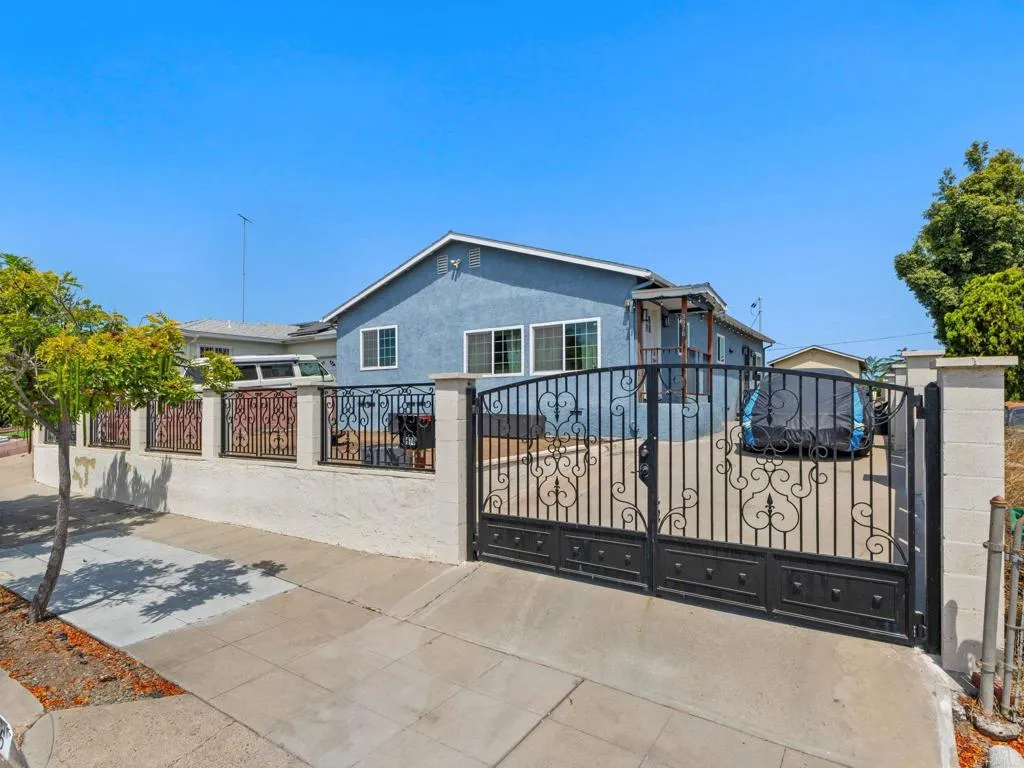 3976 Florence Street, San Diego, CA 92113 - Photo 4 of 38, San Diego, CA