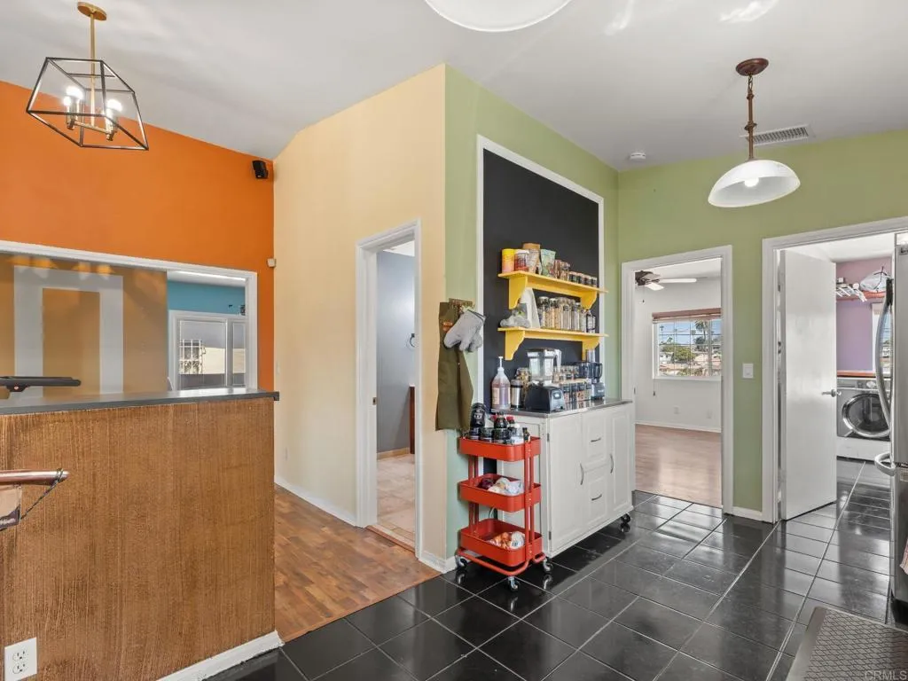 https://cdn.realtyfeed.com/cdn/127/307065437/c409cdc5e02072bda93e44ca85db07c2.webp