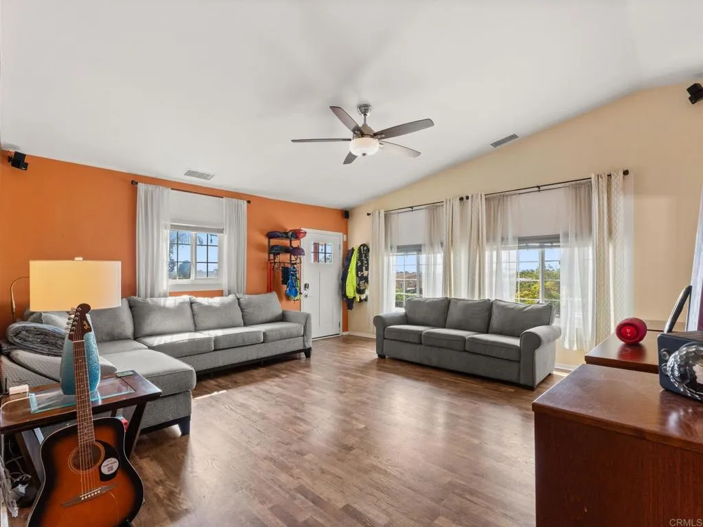 https://cdn.realtyfeed.com/cdn/127/307065437/e85385e207bdd7ca9340805eb019e018.webp