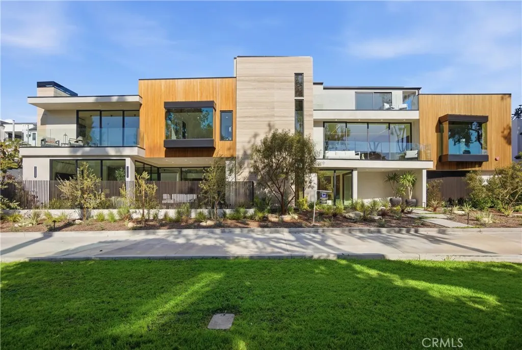 2910 Bayside