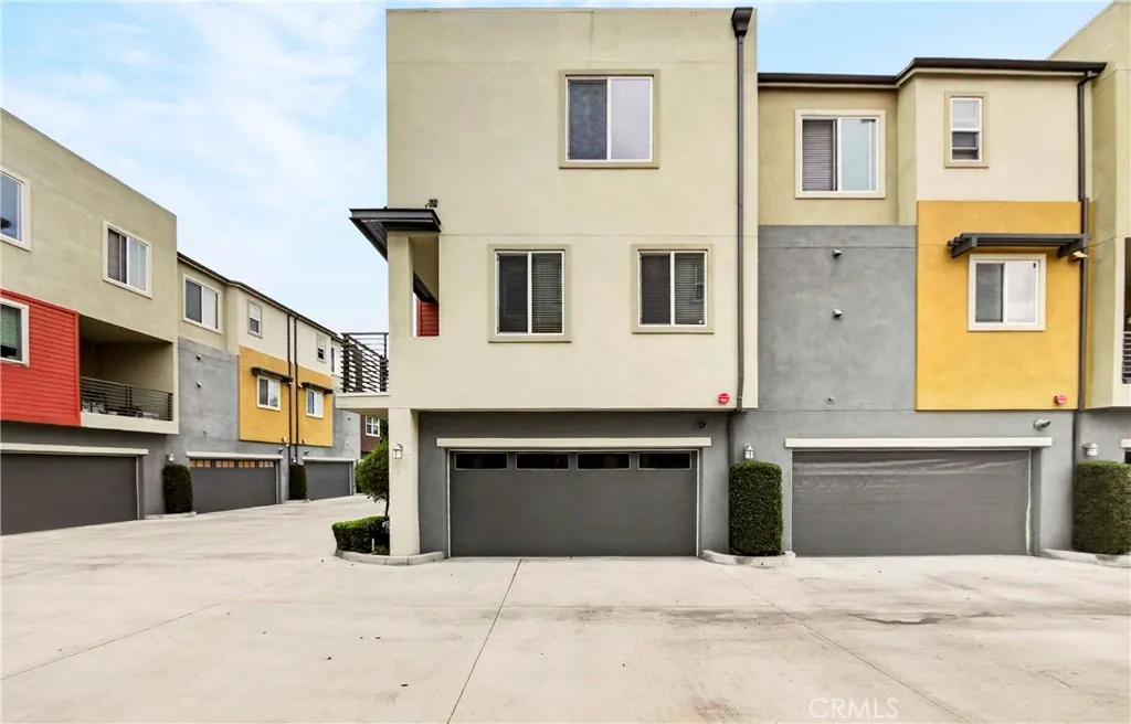 Brea, CA 92821