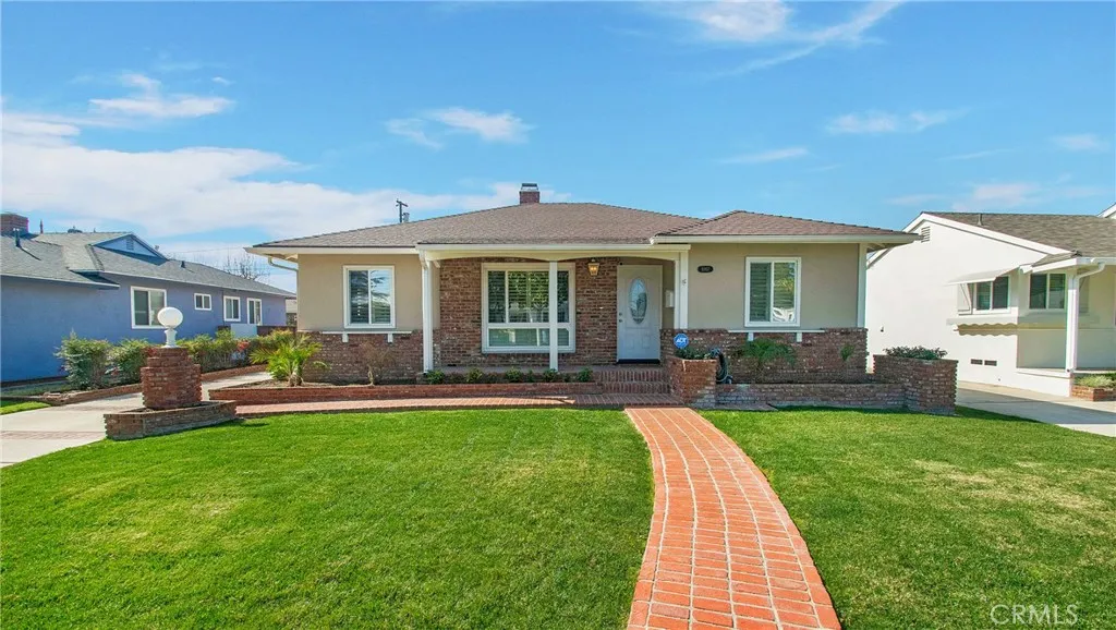 Fullerton, CA 92833