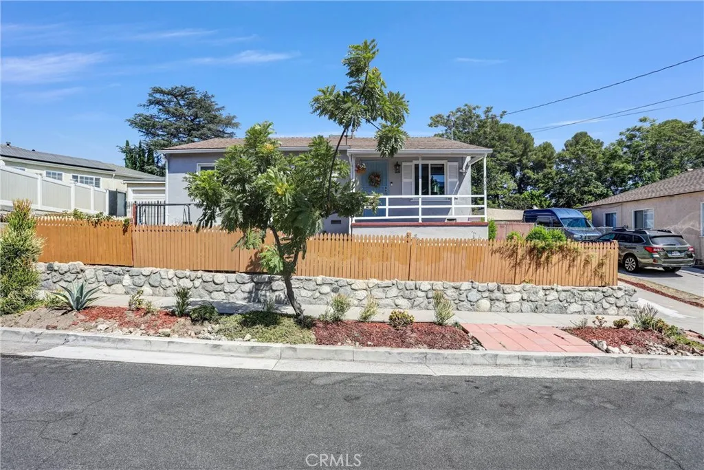 La Crescenta, CA 91214