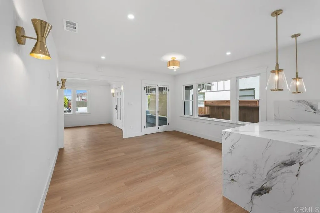 https://cdn.realtyfeed.com/cdn/127/307065665/cc6a5cffb84c975fbb14674cde4a5bcd.webp