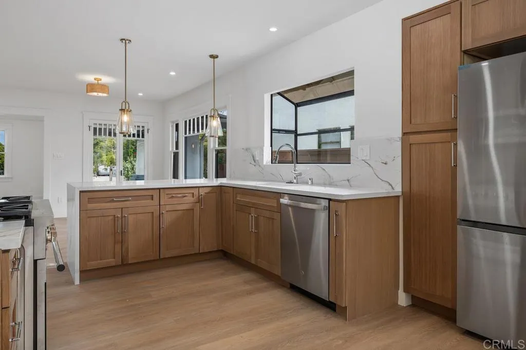 https://cdn.realtyfeed.com/cdn/127/307065665/f61dd7b5afb00d2ca1f52f987b4f93e3.webp