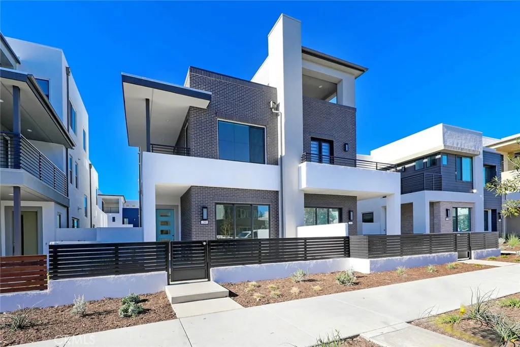 Irvine, CA 92618