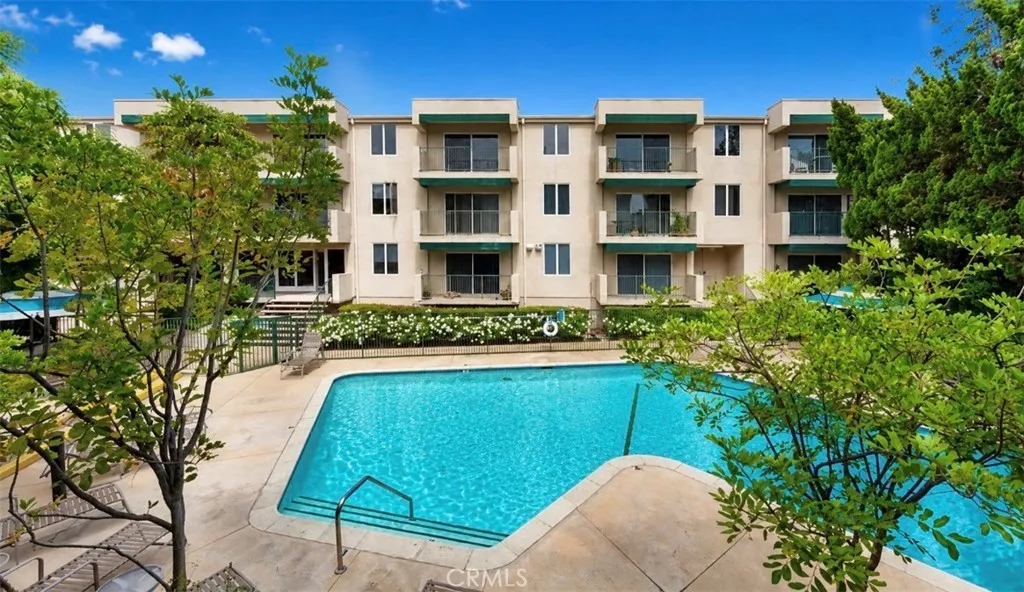 Sherman Oaks, CA 91403