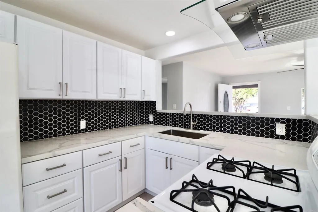 https://cdn.realtyfeed.com/cdn/127/307065739/91f144af08070bae02bfd38ad44472f4.webp