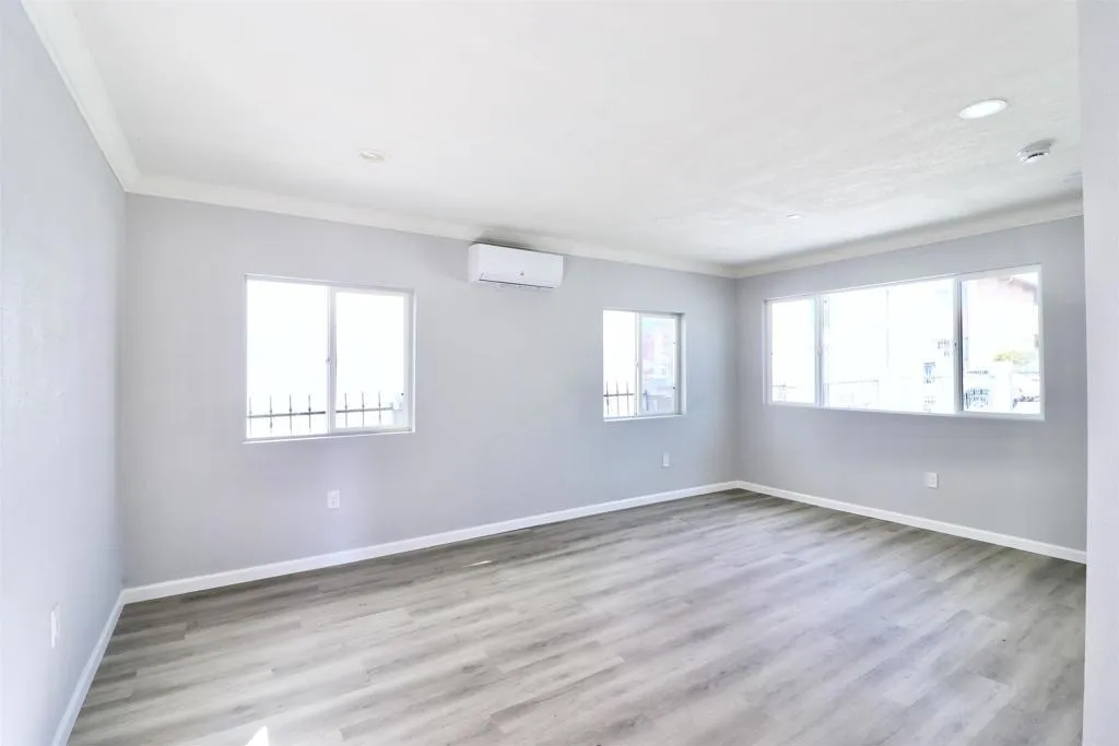 https://cdn.realtyfeed.com/cdn/127/307065739/9efacbd6158d2c7f9ed6636ee219c783.webp