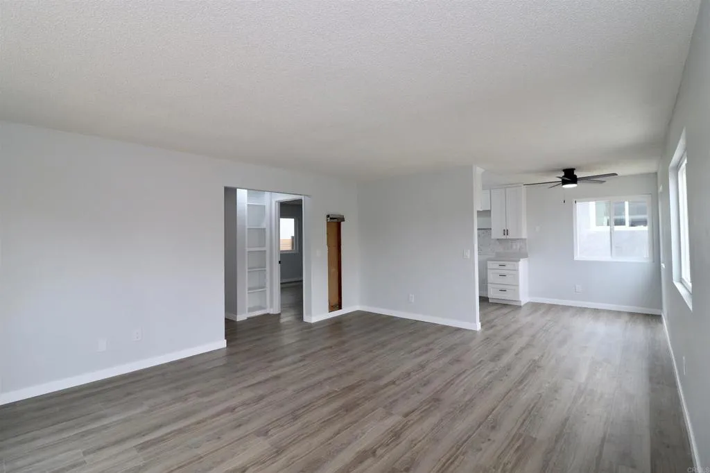 https://cdn.realtyfeed.com/cdn/127/307065739/f9755a316b304490209c06920de96f70.webp