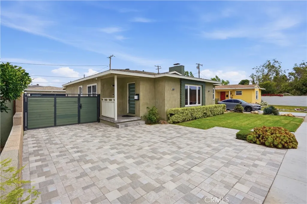 Santa Ana, CA 92706