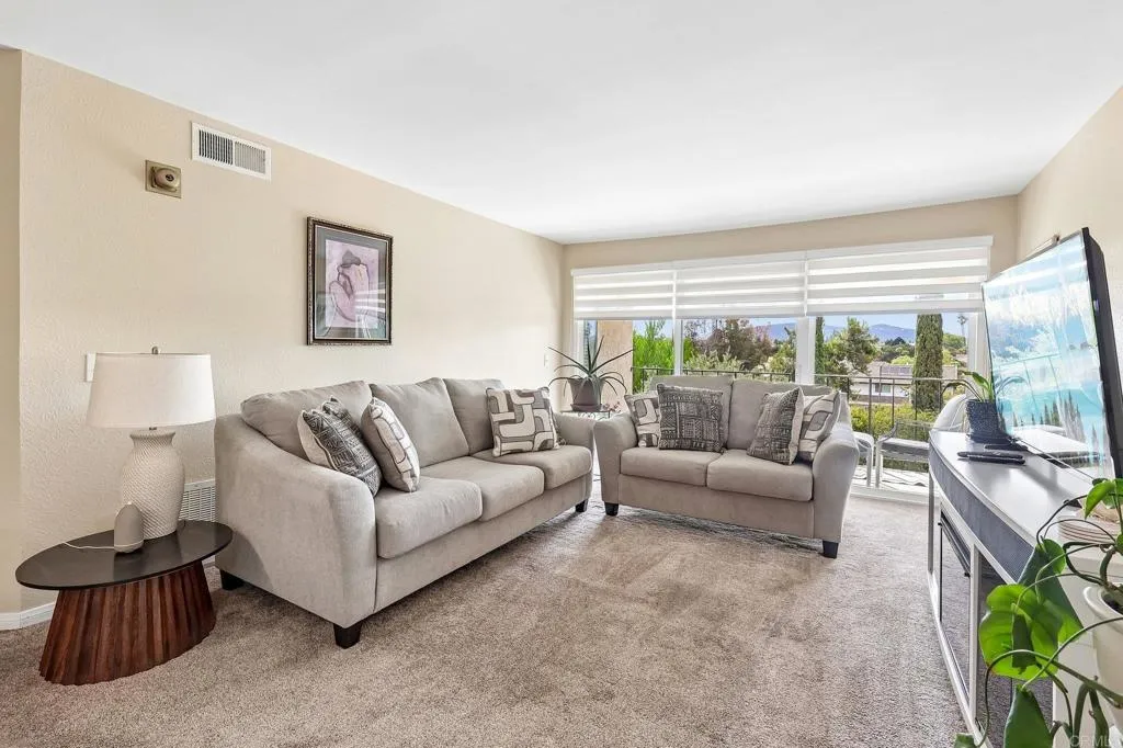 https://cdn.realtyfeed.com/cdn/127/307065748/1aad48f7dc717360f969d5ead6d3ef8f.webp