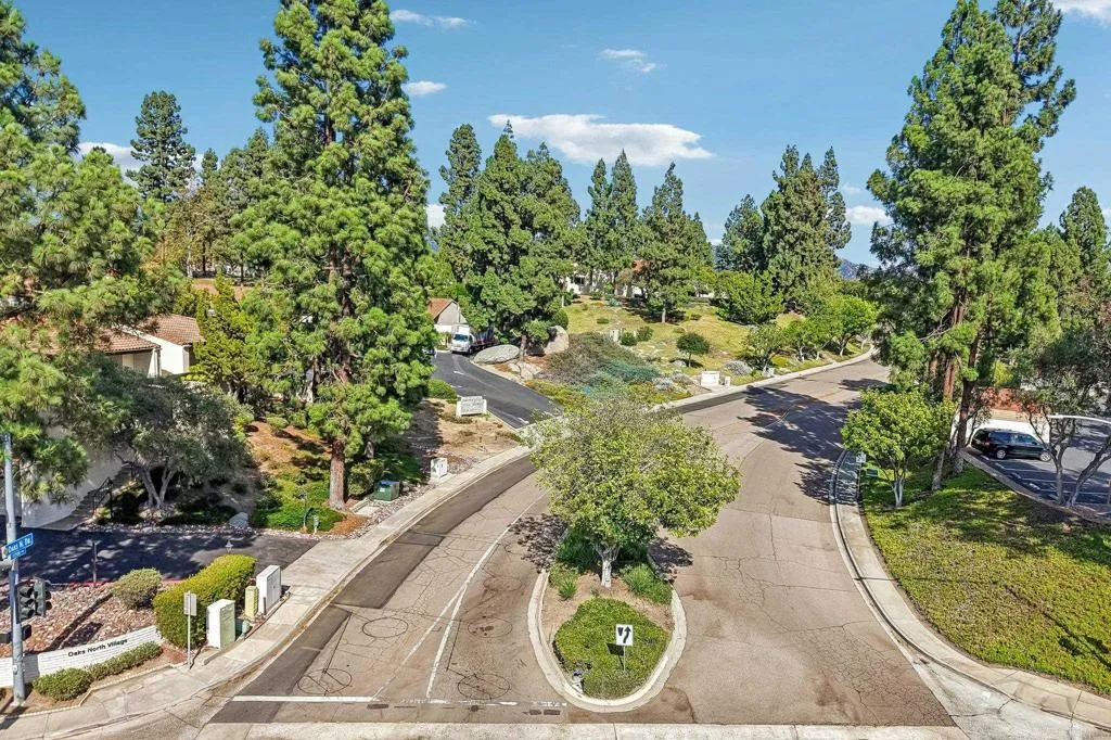 https://cdn.realtyfeed.com/cdn/127/307065748/1eef137677d2b557f6444821a498eaa3.webp