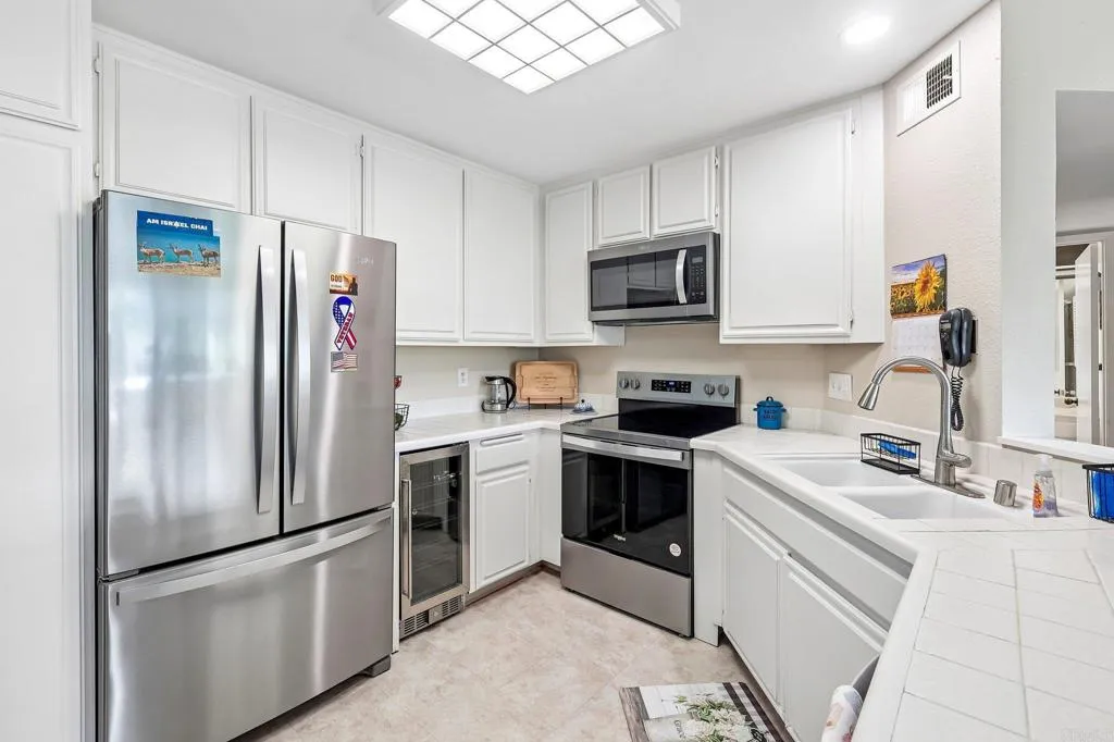 https://cdn.realtyfeed.com/cdn/127/307065748/5727efecfc5e3d7840cbeea2ebfb922e.webp