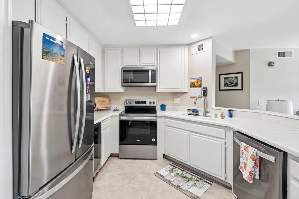 https://cdn.realtyfeed.com/cdn/127/307065748/7cf359c21be6ae49486fcc54dad06cd5.webp