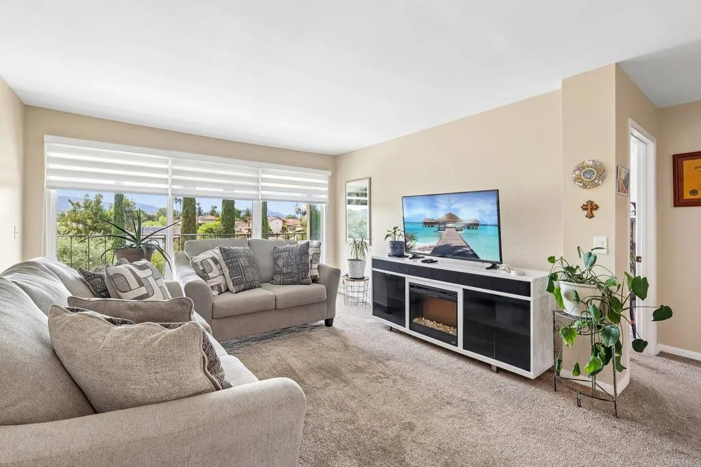 https://cdn.realtyfeed.com/cdn/127/307065748/8b972ab12d48918361dad4c6df549d35.webp
