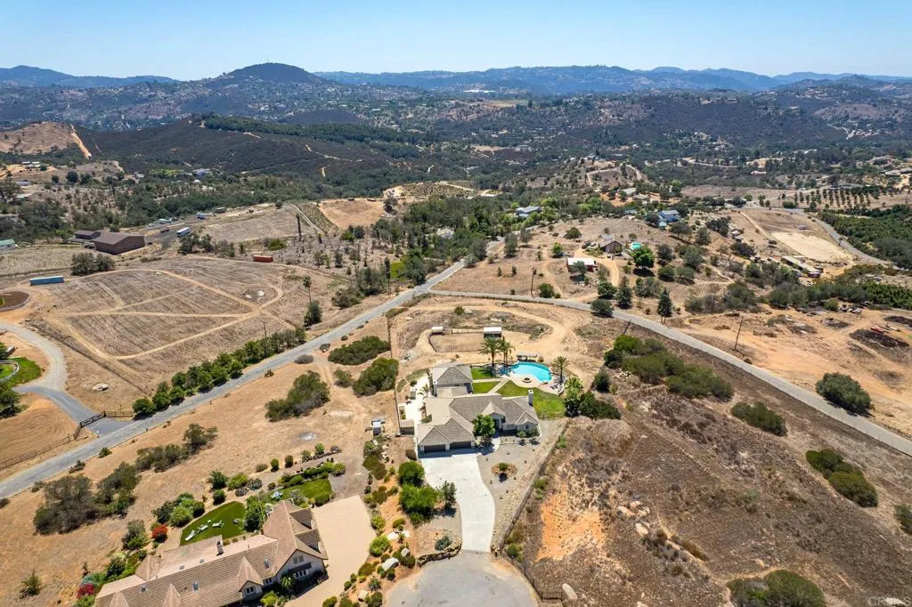 31488 Via Vista Mejor, Valley Center, CA 92082 - Photo 4 of 50, Valley Center, CA