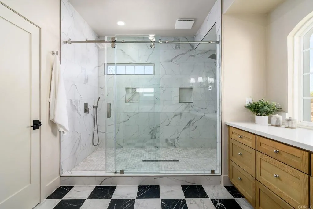 https://cdn.realtyfeed.com/cdn/127/307065780/6edb4f218bcfcaa7ec2b8d76ddbd8111.webp