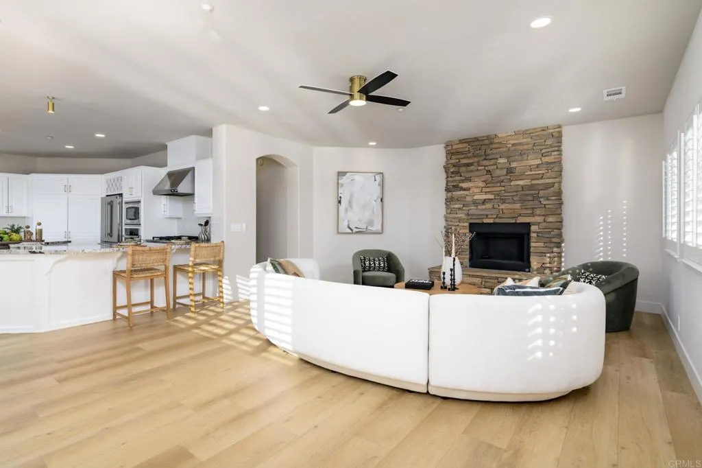 https://cdn.realtyfeed.com/cdn/127/307065780/6fef602ca8ed699066b02b7555f5c185.webp
