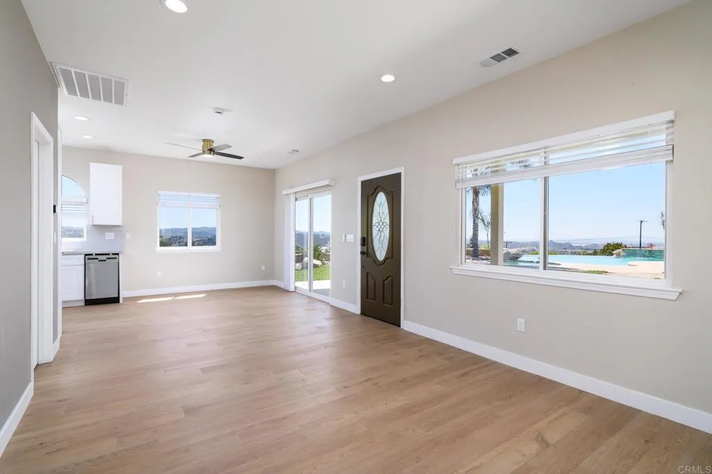 https://cdn.realtyfeed.com/cdn/127/307065780/d8d9e79af84f8e11cfc8df298615266e.webp