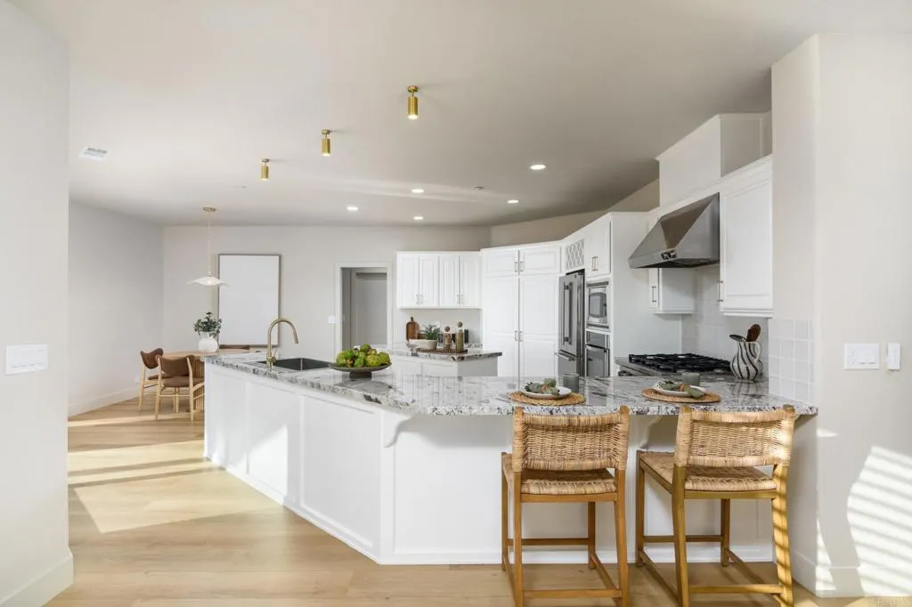 https://cdn.realtyfeed.com/cdn/127/307065780/e70fc39f33ba0978183d3313263f74a8.webp