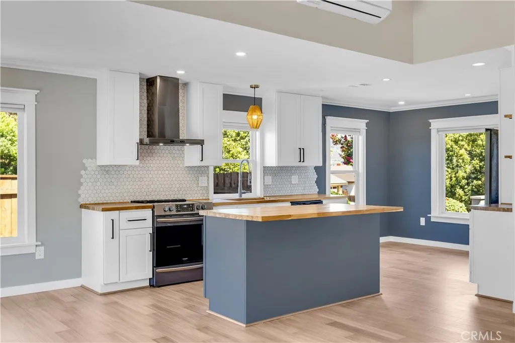https://cdn.realtyfeed.com/cdn/127/307065791/ca0cfbcea7bf82a52cb21aec9beeb658.webp