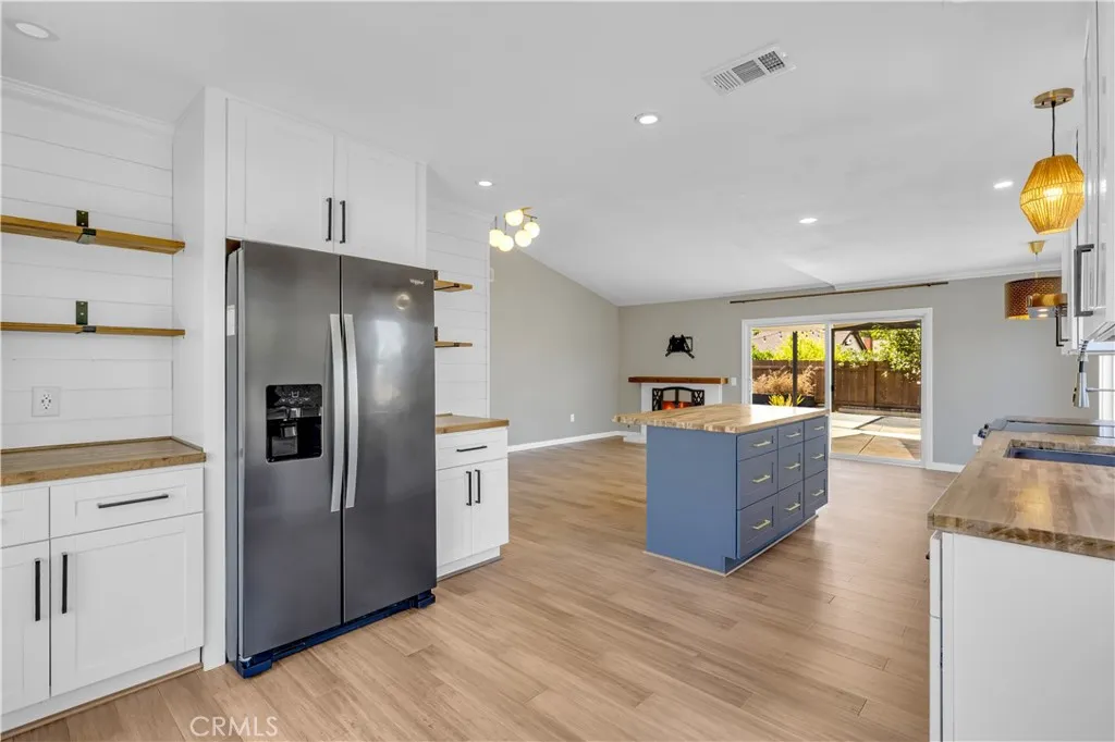 https://cdn.realtyfeed.com/cdn/127/307065791/e403d13758e6f2f51b7529ff9739bf33.webp