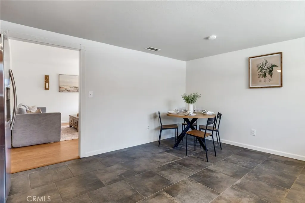 https://cdn.realtyfeed.com/cdn/127/307065801/6fa1a50729198b3863044a0f98b9a92c.webp