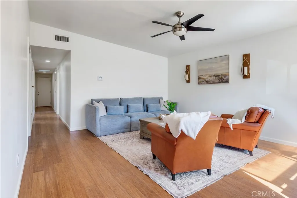 https://cdn.realtyfeed.com/cdn/127/307065801/c4e6d803f983ffc2a82f0f9aed610518.webp