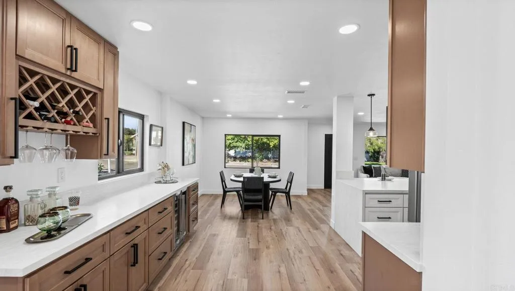 https://cdn.realtyfeed.com/cdn/127/307065803/049517891694fa42a07d6ca60017d5f1.webp