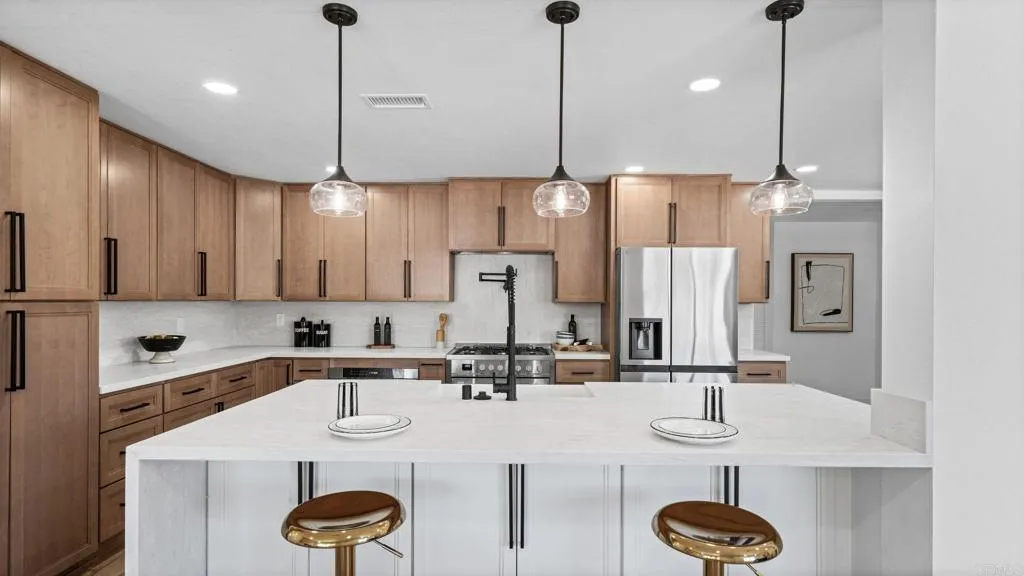 https://cdn.realtyfeed.com/cdn/127/307065803/3d2033a19b378b54fc771d3862f540f0.webp