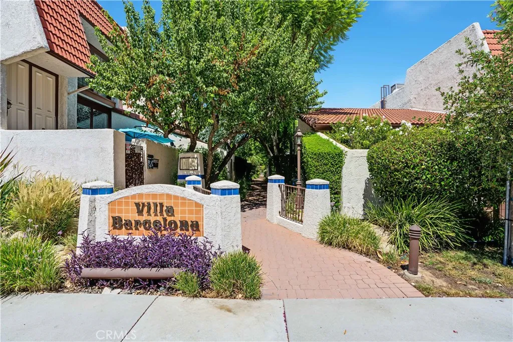 Woodland Hills, CA 91367