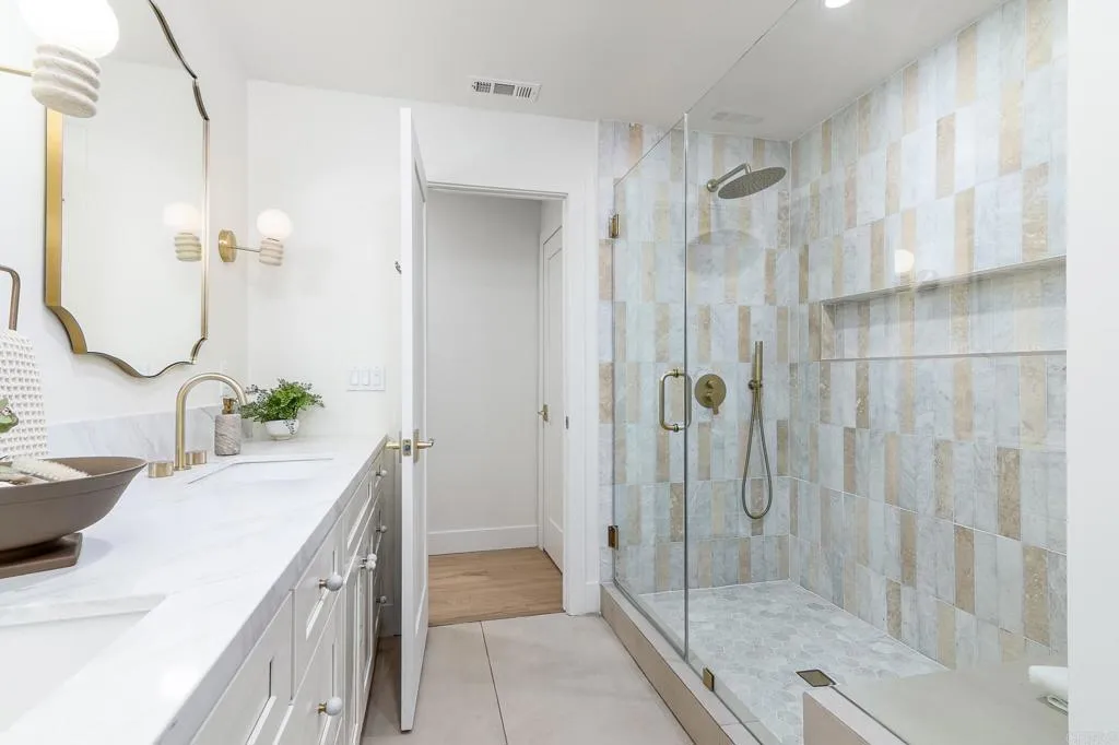 https://cdn.realtyfeed.com/cdn/127/307065808/0bd1dc3a7b862c0f5e086a9a82f656bb.webp