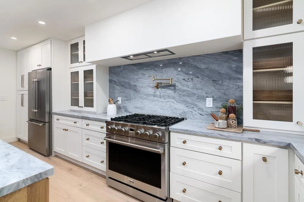 https://cdn.realtyfeed.com/cdn/127/307065808/749dae628a5dd9581eab1d74c821eb79.webp