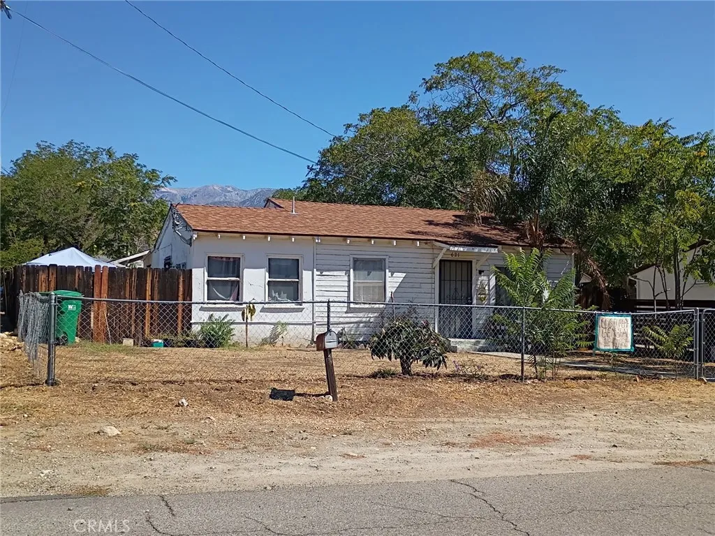 Banning, CA 92220