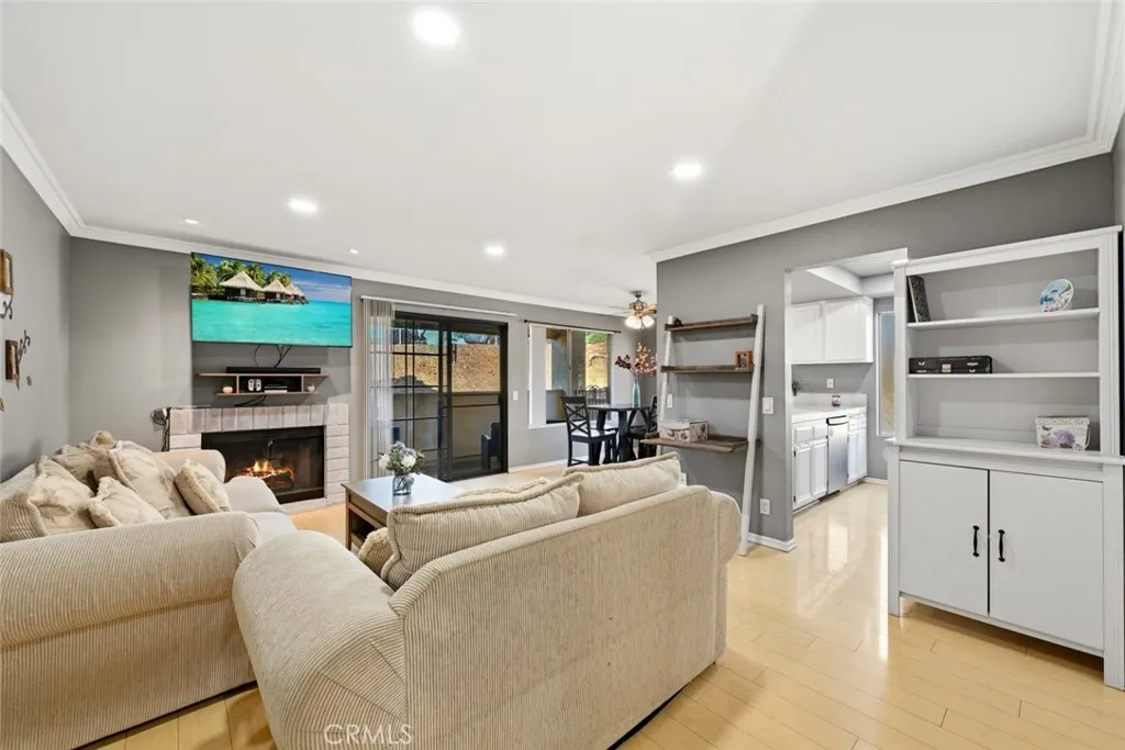 https://cdn.realtyfeed.com/cdn/127/307065865/c4cefe22d310ecab0f3983e1d03b6a44.webp