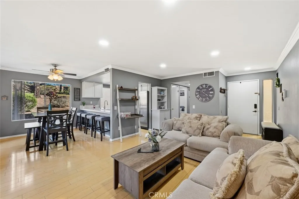 https://cdn.realtyfeed.com/cdn/127/307065865/de0ca59e318e24d928aa6a661dd78f24.webp
